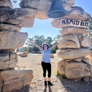 Meet your Posher, Esmeralda